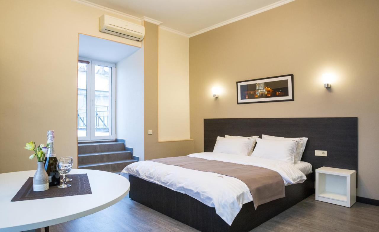 911 Apartments Khreshchatyk Kiev Exterior foto